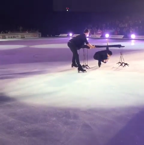 FOI Niigata 2017 Hanyu and hurdles.png